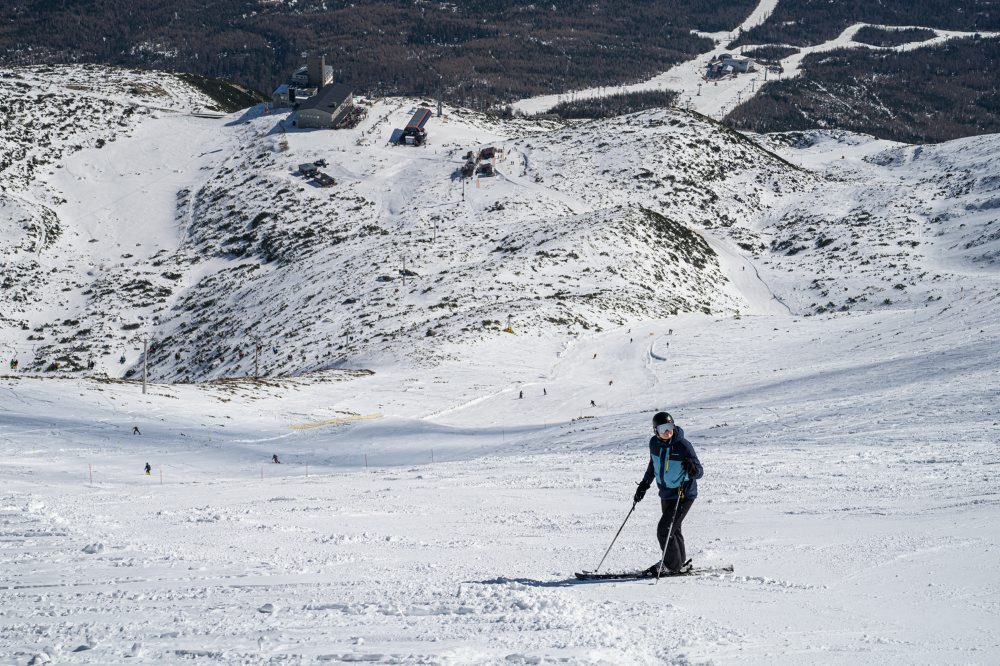 Lyžovačka na Lomnickom sedle vo Vysokých Tatrách