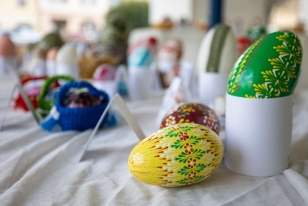 16. ročník celoslovenskej prehliadky kraslíc Vandrovalo vajce v Rajci