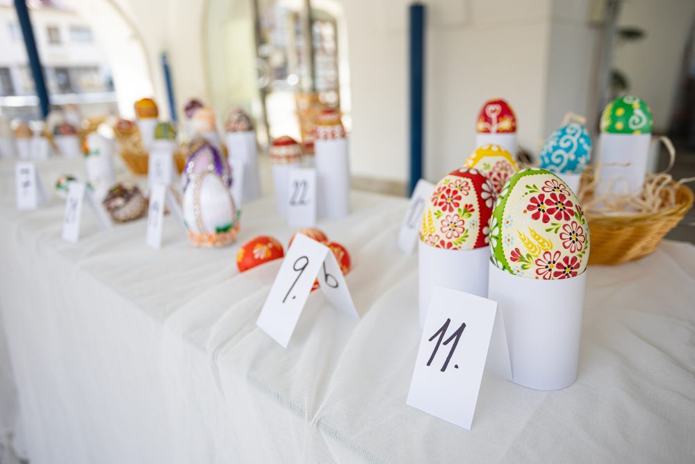 16. ročník celoslovenskej prehliadky kraslíc Vandrovalo vajce v Rajci