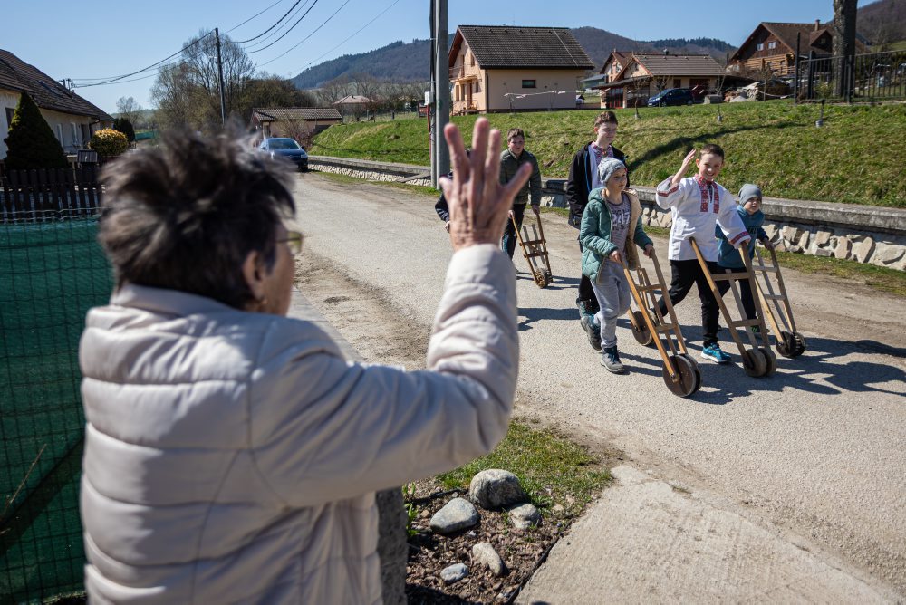 Rapkanie cez veľkonočné sviatky v obci Zbyňov v Rajeckej doline