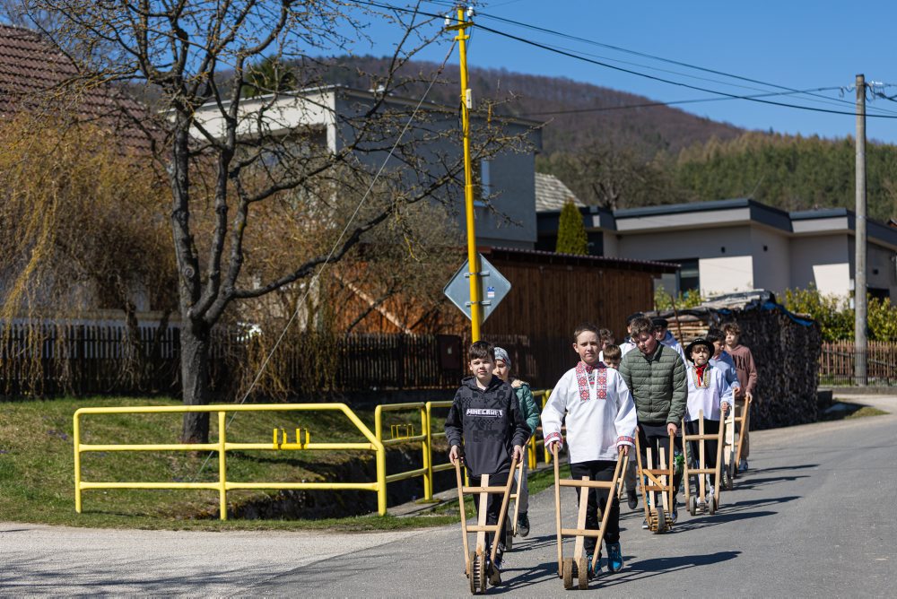 Rapkanie cez veľkonočné sviatky v obci Zbyňov v Rajeckej doline