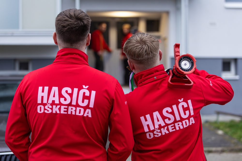 Veľkonočná oblievačka so šibačkou s dobrovoľnými hasičmi v okrese Kysucké Nové Mesto