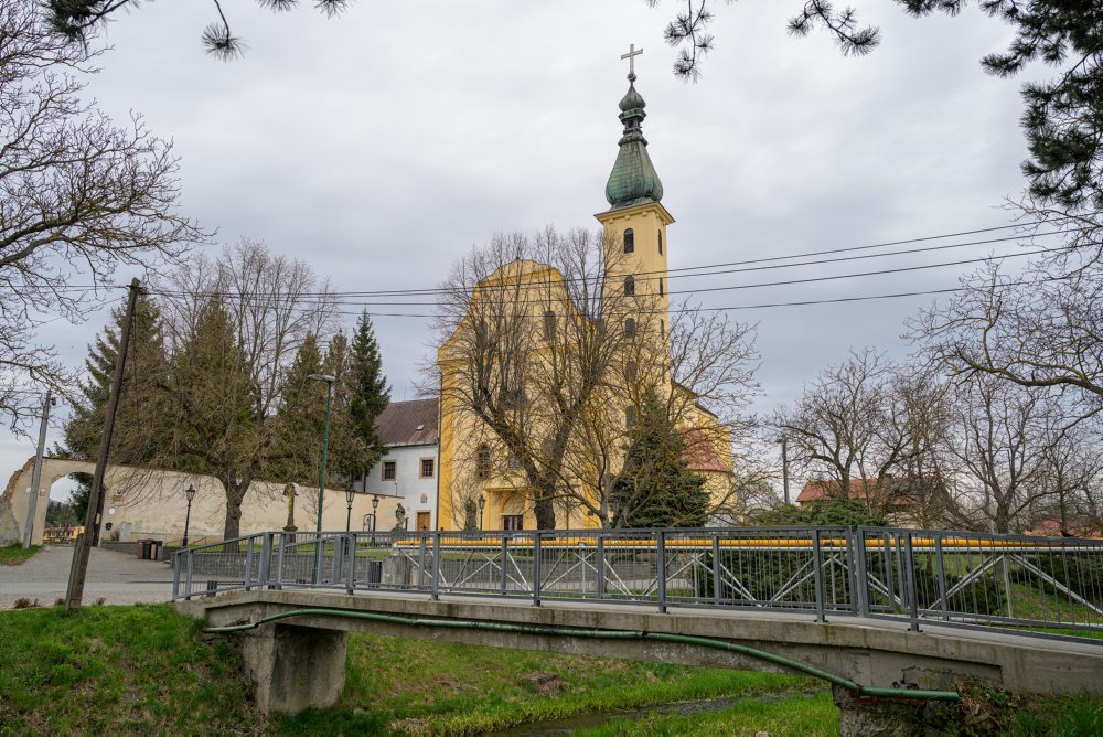  Pútnický kostol Najsvätejšieho Mena Ježiša a Márie v prešovskej mestskej časti Nižná Šebastová