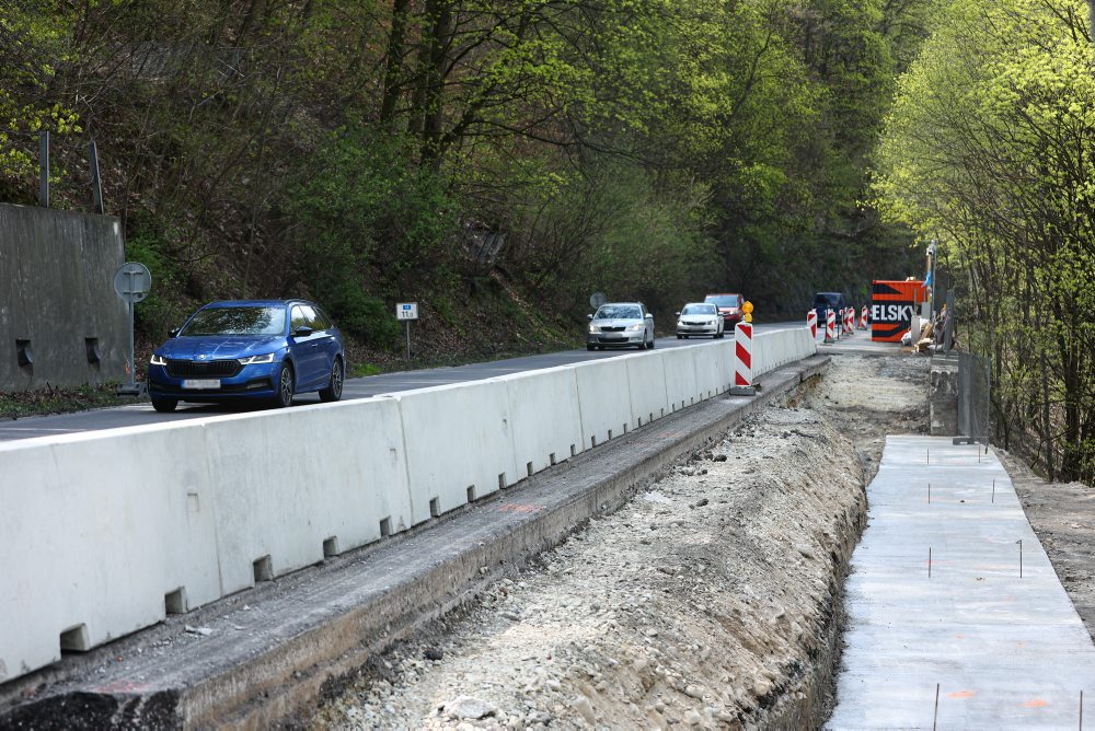 Dopravné obmedzenie na ceste I/18 pri Strečne
