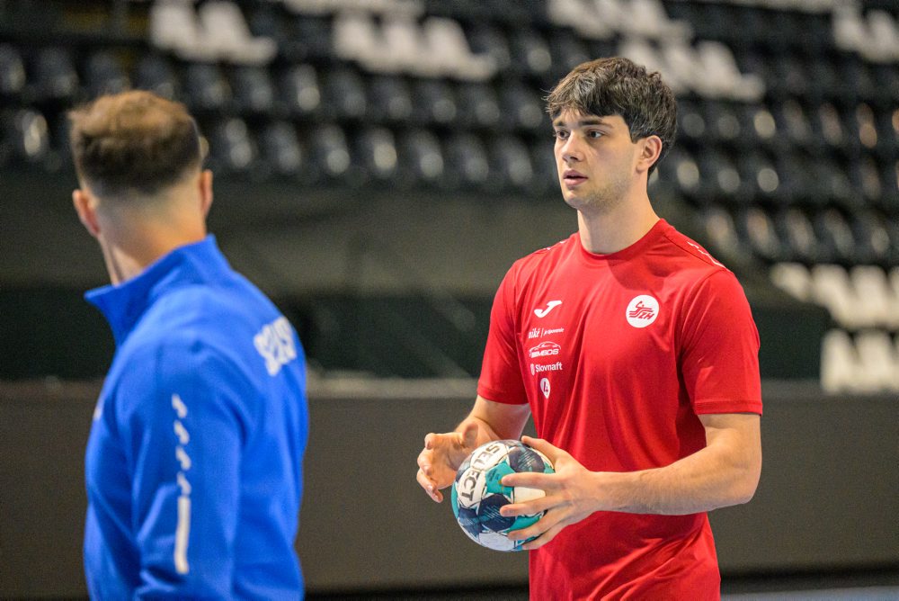 Tréning mužskej hádzanárskej reprezentácie pred barážovým dvojzápasom proti Severnému Macedónsku