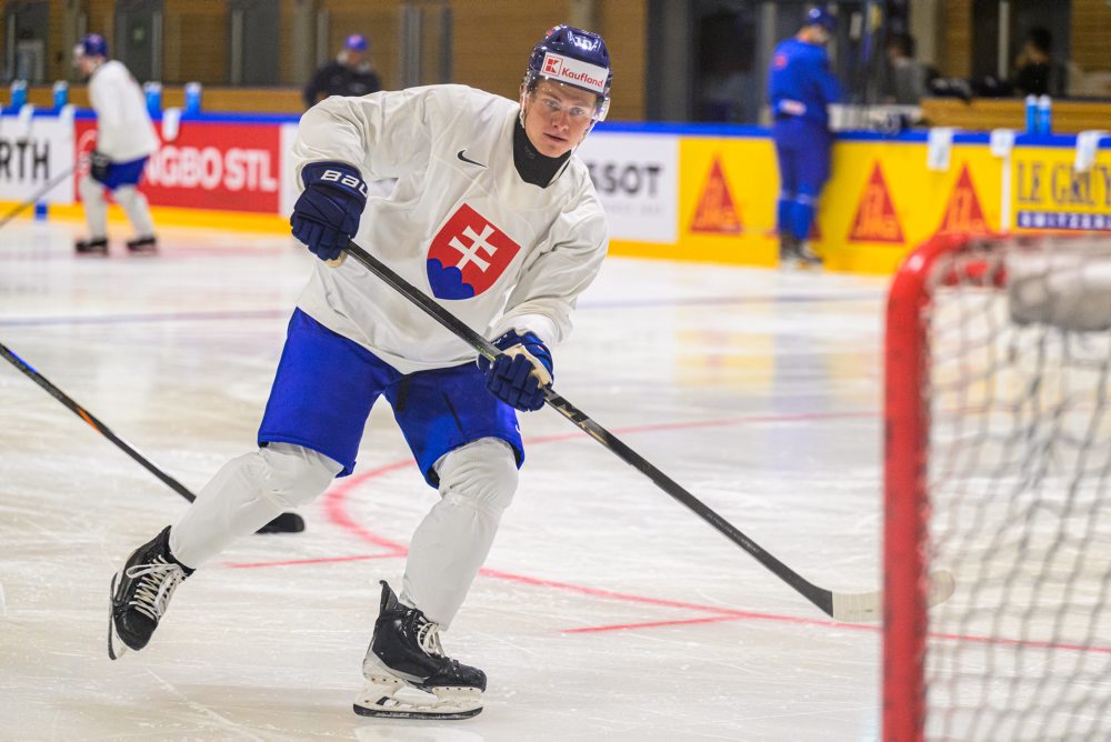 Prvý tréning slovenskej hokejovej reprezentácie pred otvorením 89. majstrovstiev sveta v ľadovom hokeji vo Švajčiarsku