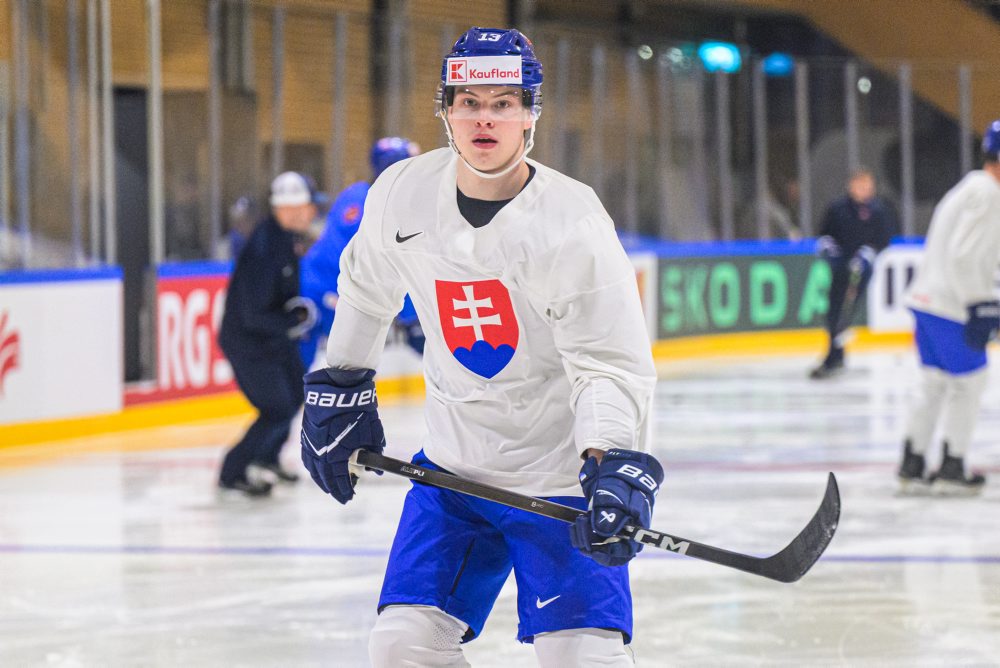 Prvý tréning slovenskej hokejovej reprezentácie pred otvorením 89. majstrovstiev sveta v ľadovom hokeji vo Švajčiarsku