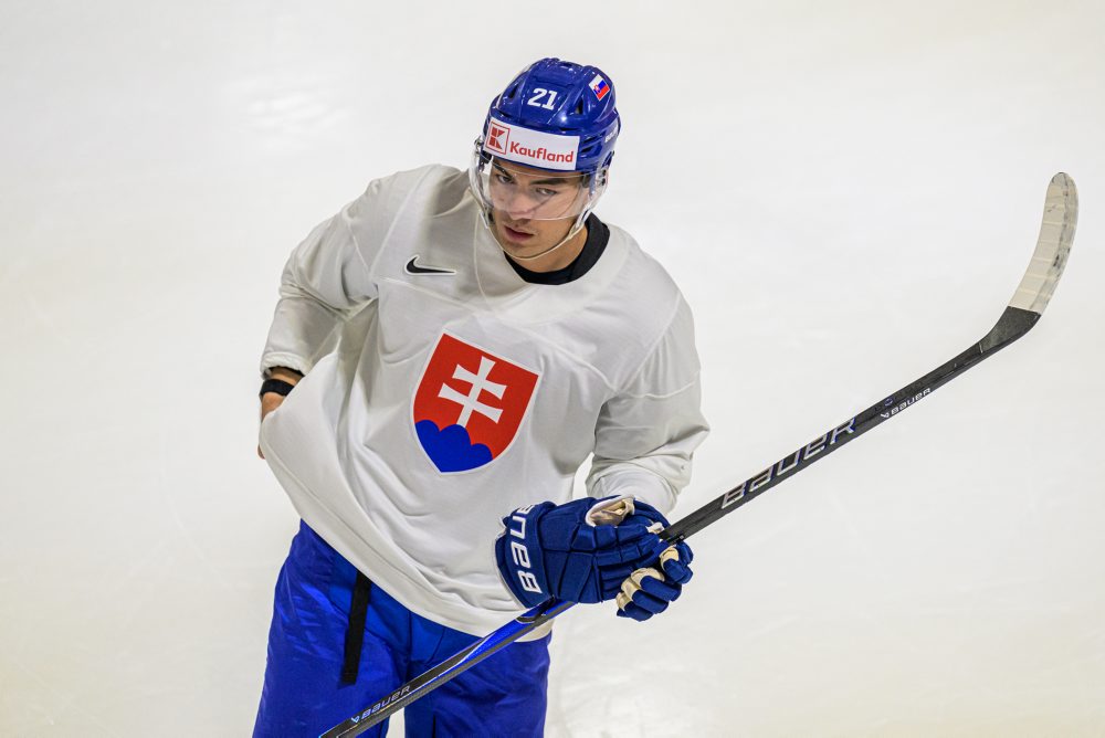 Prvý tréning slovenskej hokejovej reprezentácie pred otvorením 89. majstrovstiev sveta v ľadovom hokeji vo Švajčiarsku