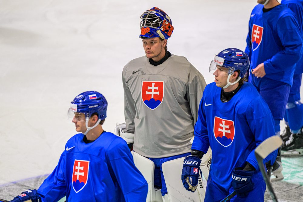 Prvý tréning slovenskej hokejovej reprezentácie pred otvorením 89. majstrovstiev sveta v ľadovom hokeji vo Švajčiarsku