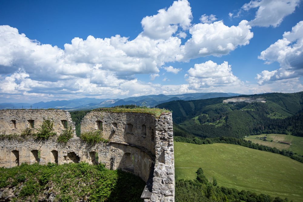 Otvorenie letnej sezóny na Lietavskom hrade 