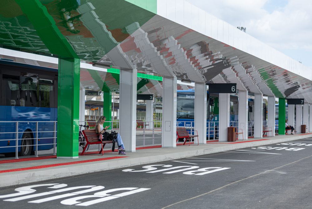 Slávnostné prevzatie zrekonštruovanej autobusovej stanice od zhotoviteľa v Kysuckom Novom Meste
