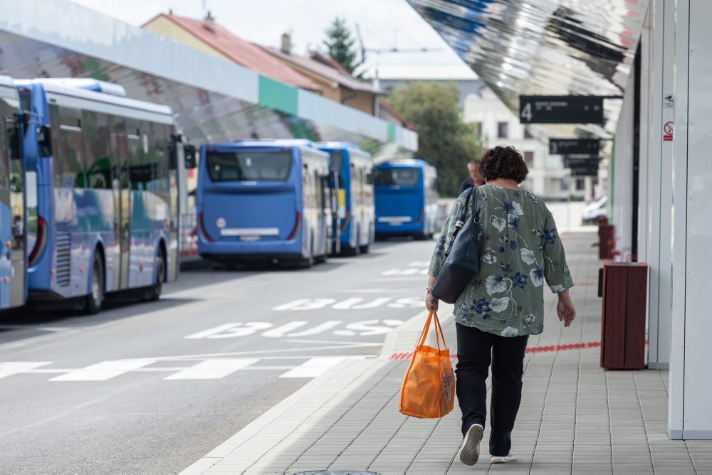 Slávnostné prevzatie zrekonštruovanej autobusovej stanice od zhotoviteľa v Kysuckom Novom Meste
