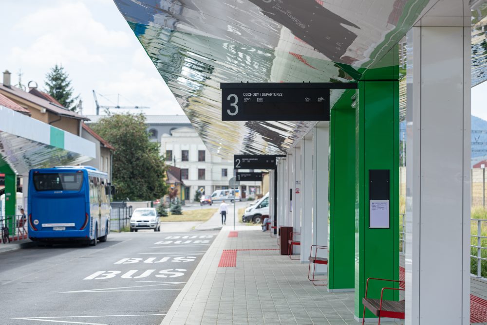 Slávnostné prevzatie zrekonštruovanej autobusovej stanice od zhotoviteľa v Kysuckom Novom Meste