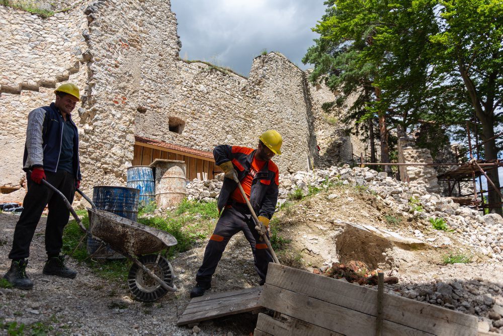 Obnova hradu Blatnica v okrese Martin