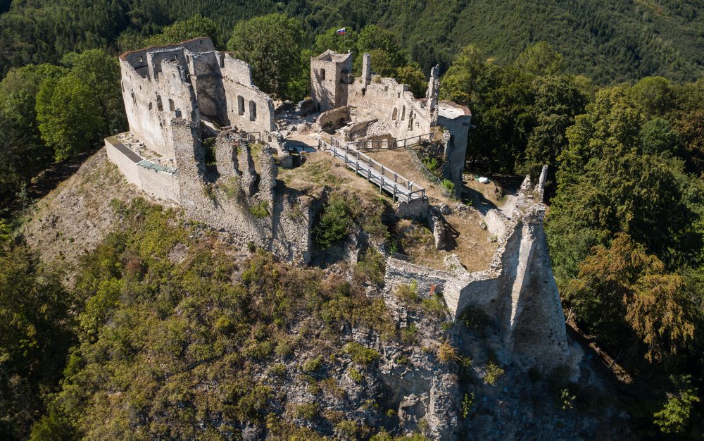 Obnova hradu Bystrica nad Považským Podhradím