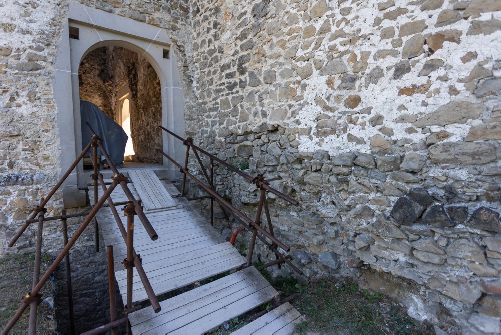 Obnova hradu Bystrica nad Považským Podhradím
