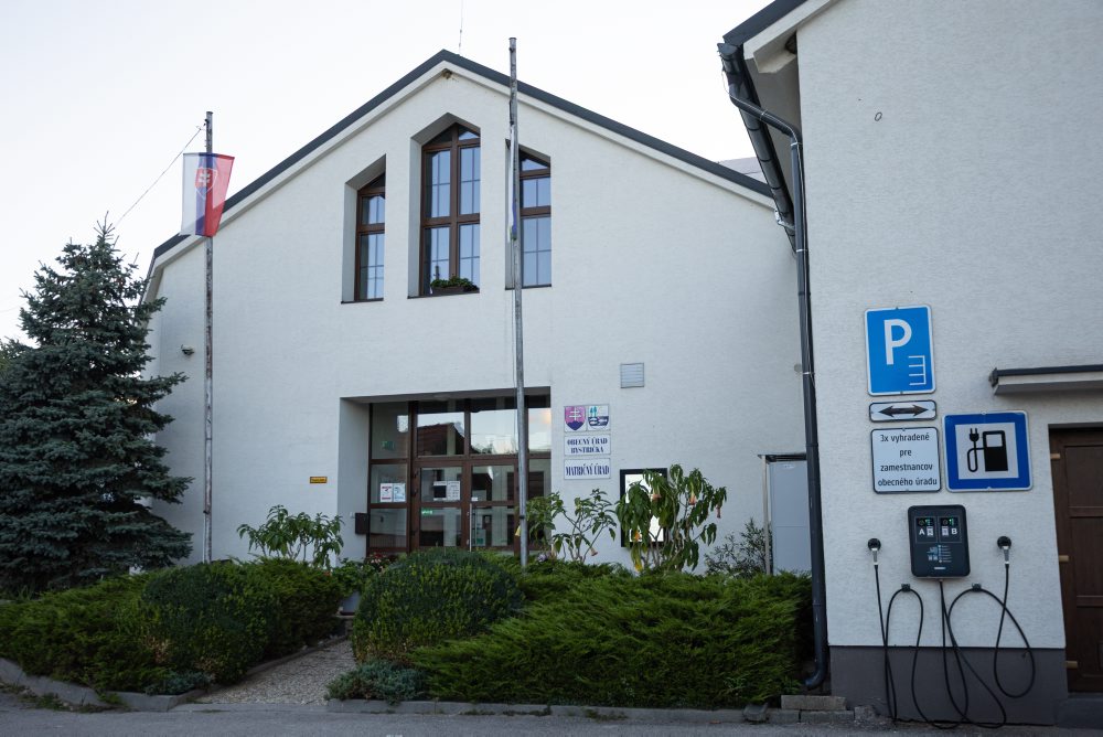 Budova obecného a matričného úradu v obci Bystrička