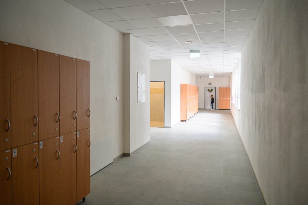 Slávnostné otvorenie novej budovy školy v Jarovniciach