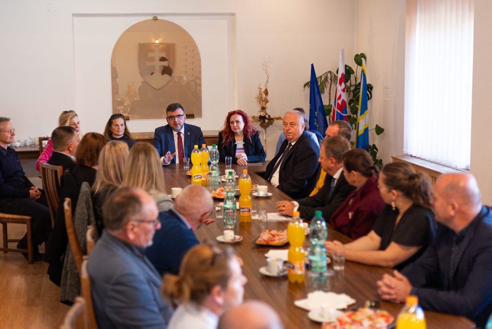 TB Združenia miest a obcí Slovenska (ZMOS) na tému situácie s medveďom hnedým