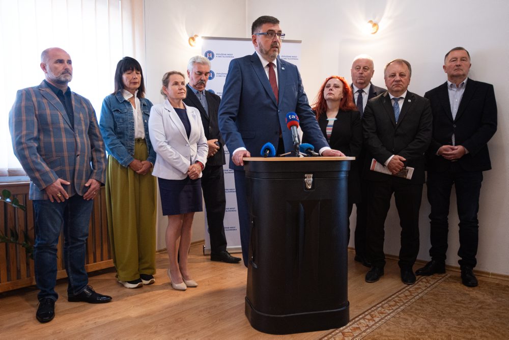 TB Združenia miest a obcí Slovenska (ZMOS) na tému situácie s medveďom hnedým