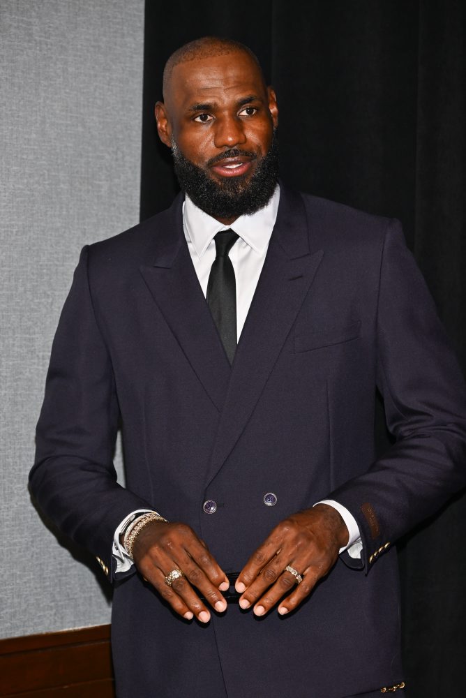 NBA: LeBron James bude hrať za Philadelphiu