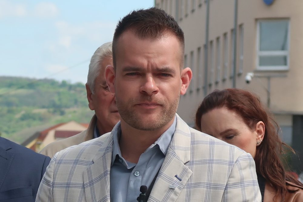 Voľby26: Kandidátom KDH na primátora Hlohovca je Ľ. Petrek