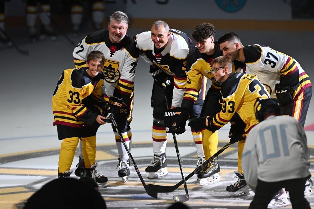 Rozlúčkový zápas Zdena Cháru - Zee's Final Shift: Tím Boston - Tím Svet