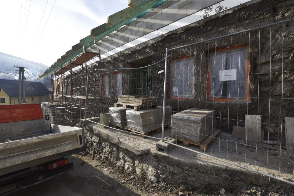 Muránska Huta: V obci vybudovali novú cyklotrasu, obnovu klinčiarne dokončujú