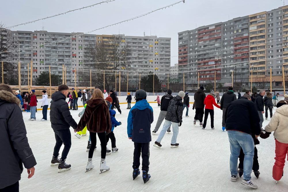 Korčulovanie na Námestí Republiky v Bratislave