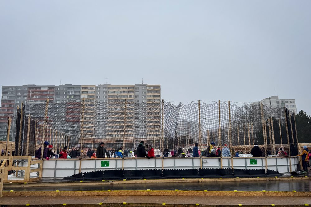 Korčulovanie na Námestí Republiky v Bratislave