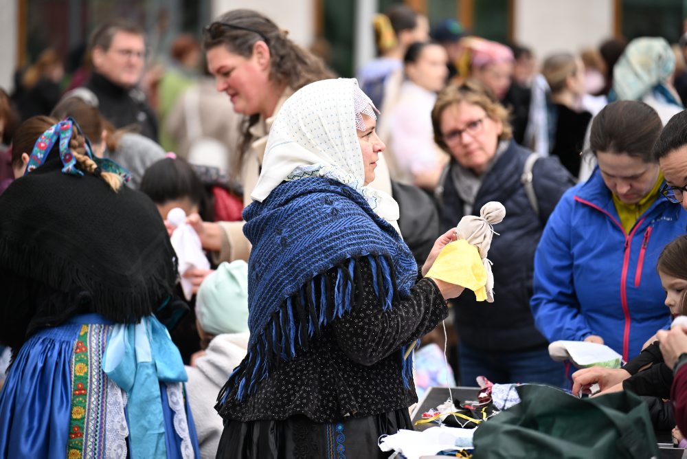 Vynášanie Moreny a vítanie jari v Piešťanoch 