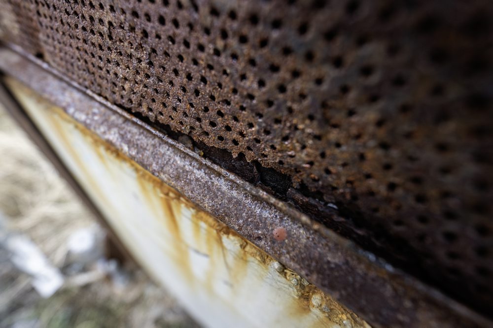 Hrdzavé protihlukové panely na diaľnici D4 a rýchlostnej ceste R7 v Bratislave 