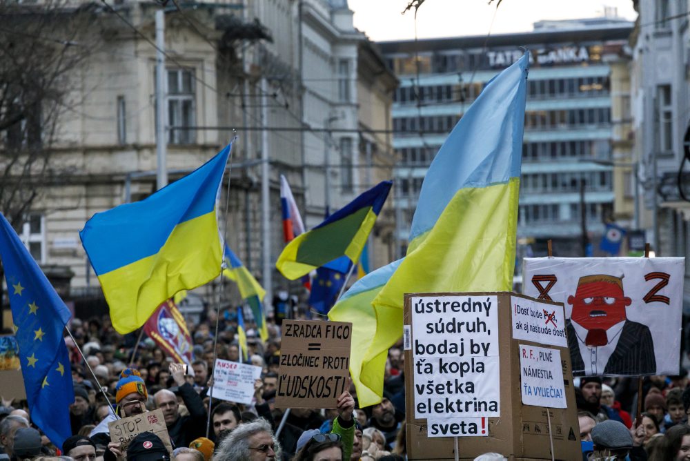 Pochod solidarity pri príležitosti 4. výročia vojny na Ukrajine v Bratislave