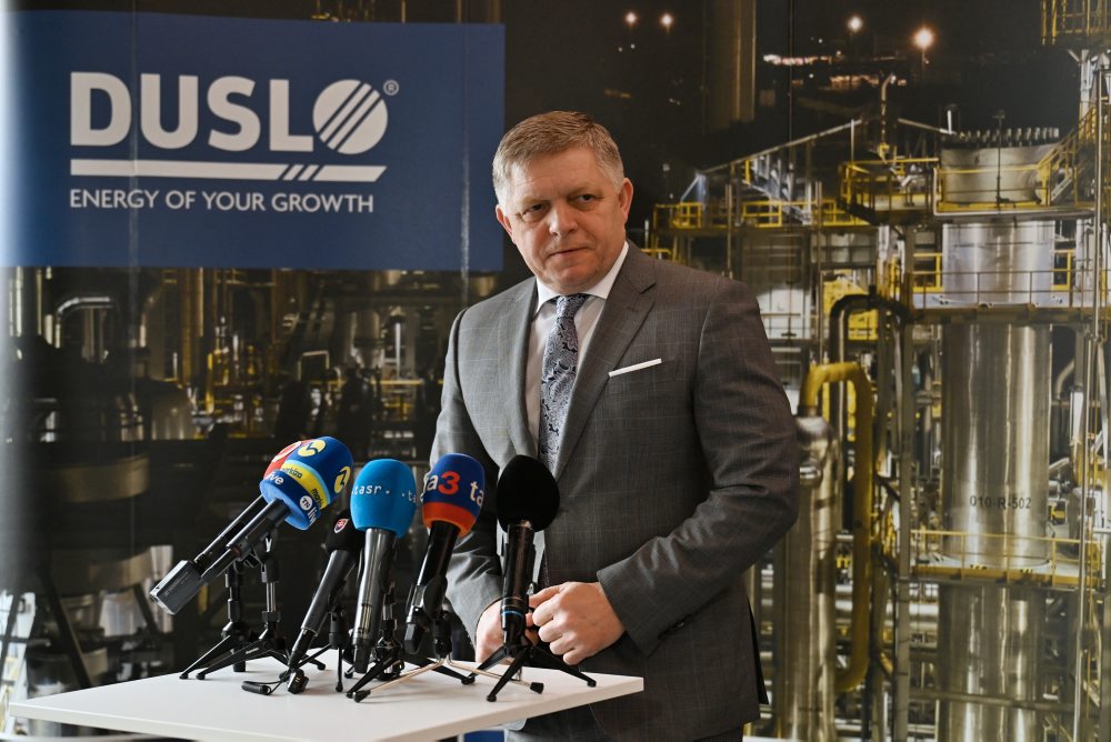 Premiér Robert Fico navštívil Duslo Šaľa