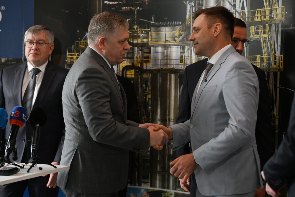 Premiér Robert Fico navštívil Duslo Šaľa