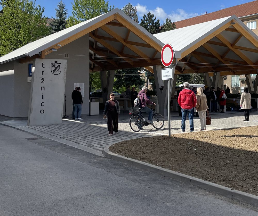 Zrekonštruovaná tržnica na sídlisku Píly v Prievidza