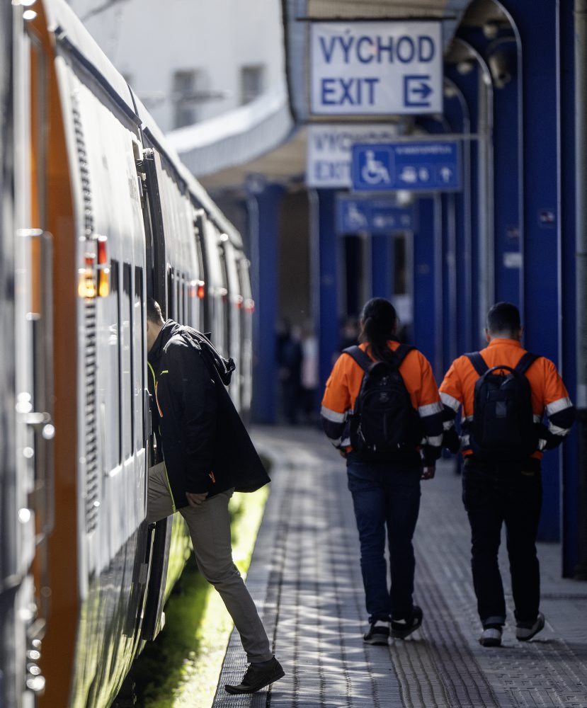 Leo Express nasadí na nové linky z Prahy do Bratislavy a Prešova upravené vlakové súpravy 