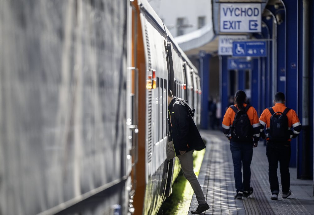 Leo Express nasadí na nové linky z Prahy do Bratislavy a Prešova upravené vlakové súpravy 