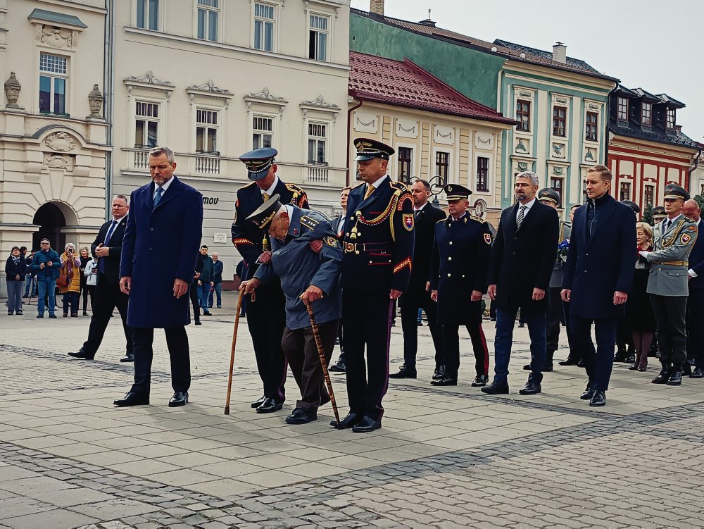 Na Námestí SNP v Banskej Bystrici si pripomenuli 81. výročie oslobodenia mesta
