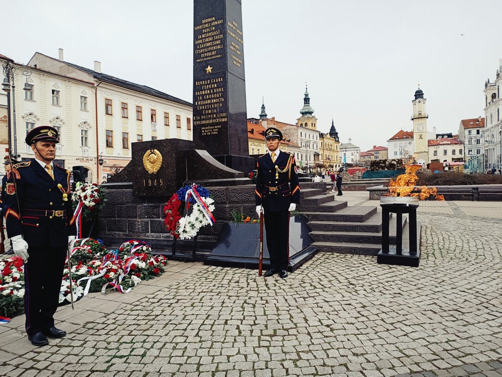 Na Námestí SNP v Banskej Bystrici si pripomenuli 81. výročie oslobodenia mesta