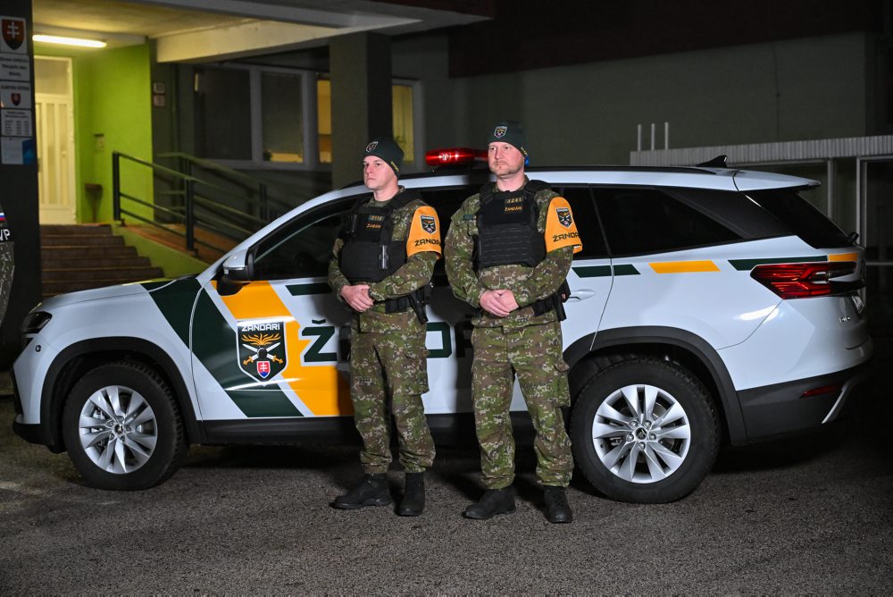 R. Kaliňák: Do služby naprieč Slovenskom nastúpili prvé žandárske hliadky