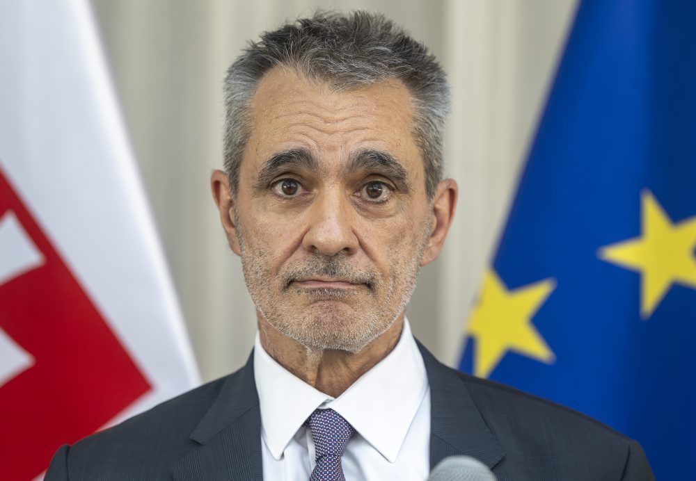 Tlačová konferencia ministra financií SR Ladislava Kamenického a hlavného ekonóma OECD Stefana Scarpettu k predstaveniu správy - Ekonomický prehľad OECD pre Slovensko 2026