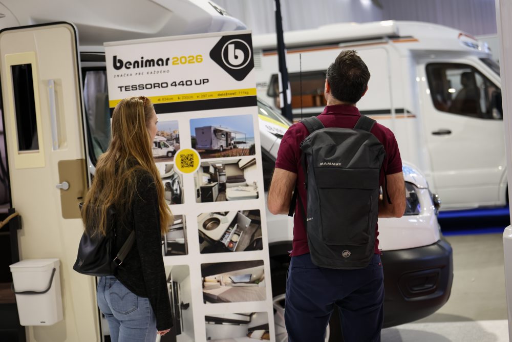 Prehliadka motoriek, automobilov a karavanov pod jednou strechou na medzinárodnom veľtrhu v Incheba Expo aréna v Bratislave