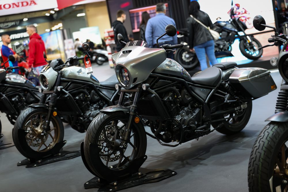 Najväčšia domáca prehliadka motoriek, áut aj karavanov sa začala v Bratislave