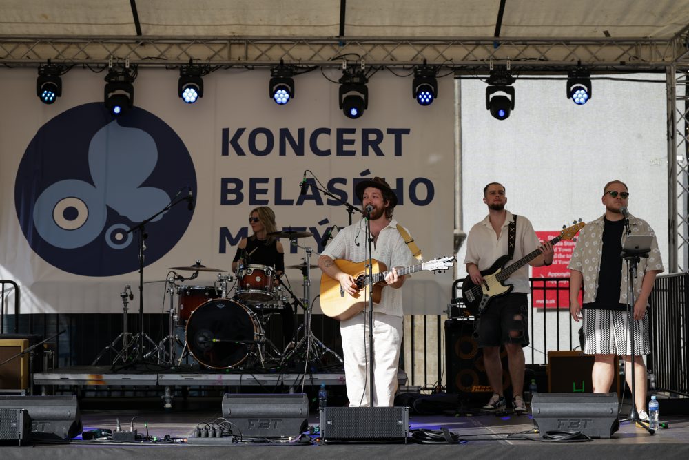 Koncert Belasého motýľa na Hlavnom námestí v Bratislave