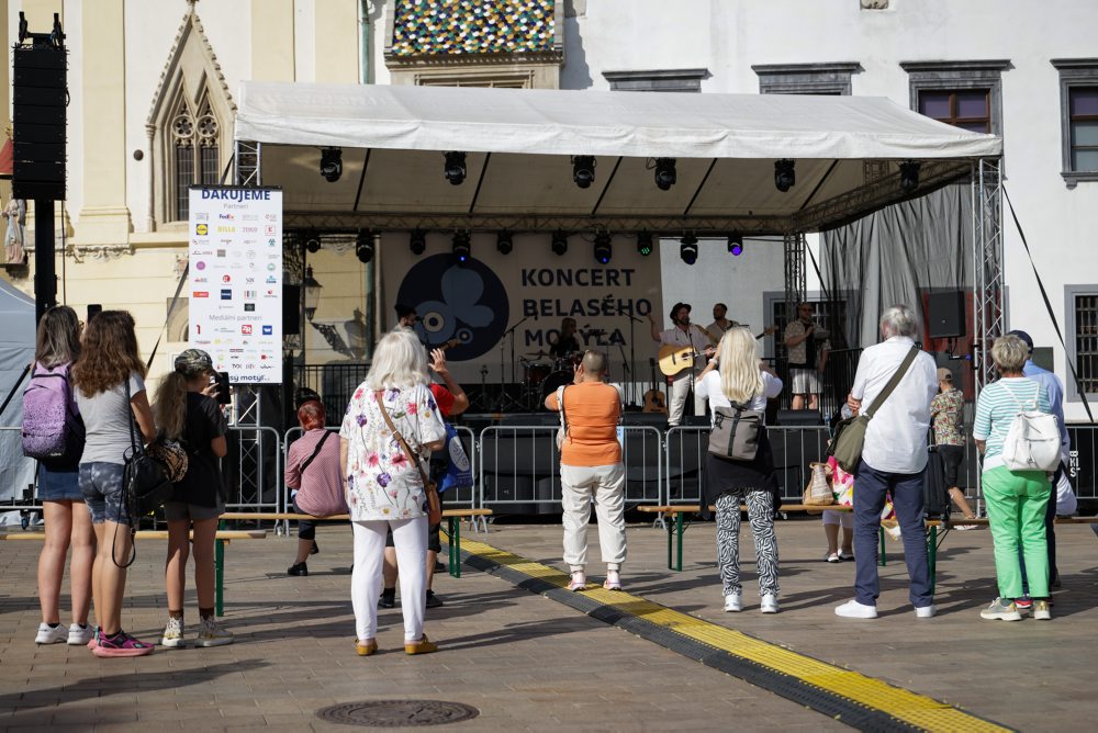 Koncert Belasého motýľa na Hlavnom námestí v Bratislave