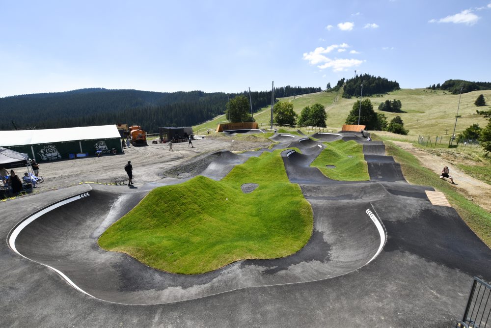 Na Donovaloch otvárajú nový bikepark, v prvej fáze ponúka desať trailov