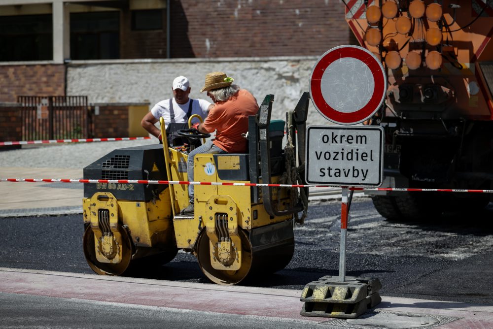 Oprava cesty na Belopotockého ulici v Bratislave 