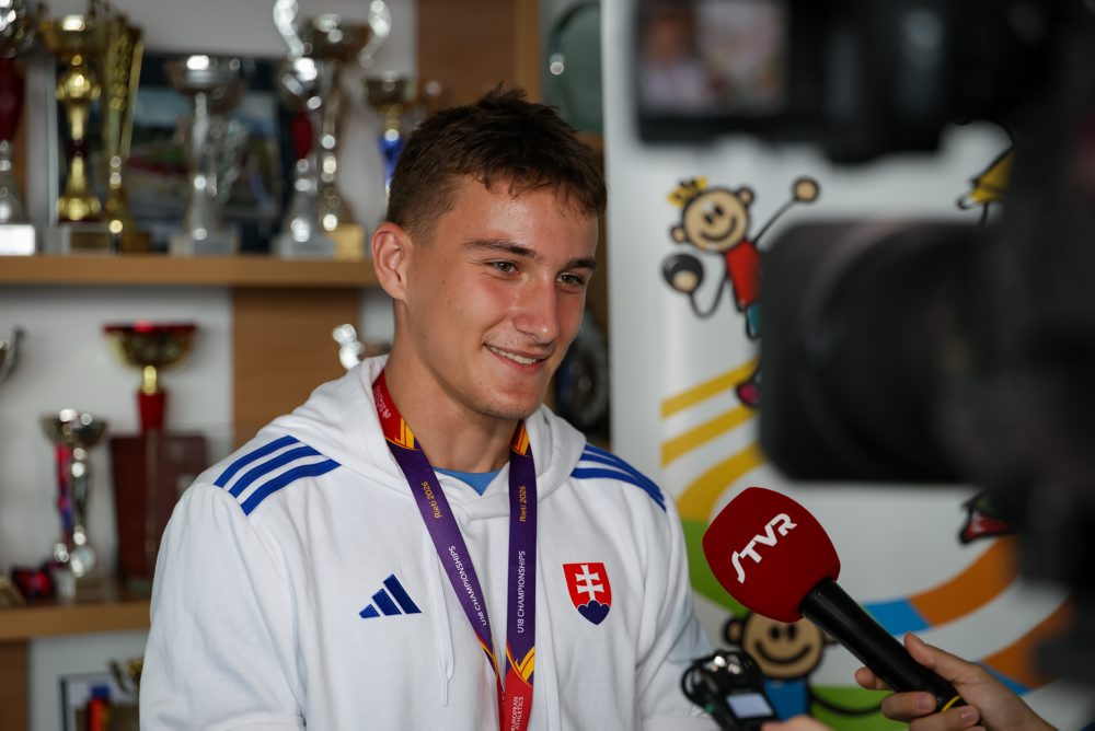 Návrat atléta Sebastiana Karpa z ME do 18 rokov 