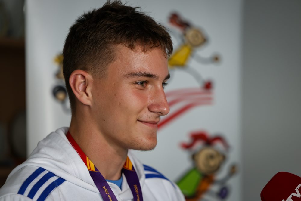 Návrat atléta Sebastiana Karpa z ME do 18 rokov 
